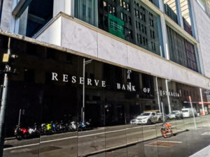 rba-chief-apologises-for-rate-call